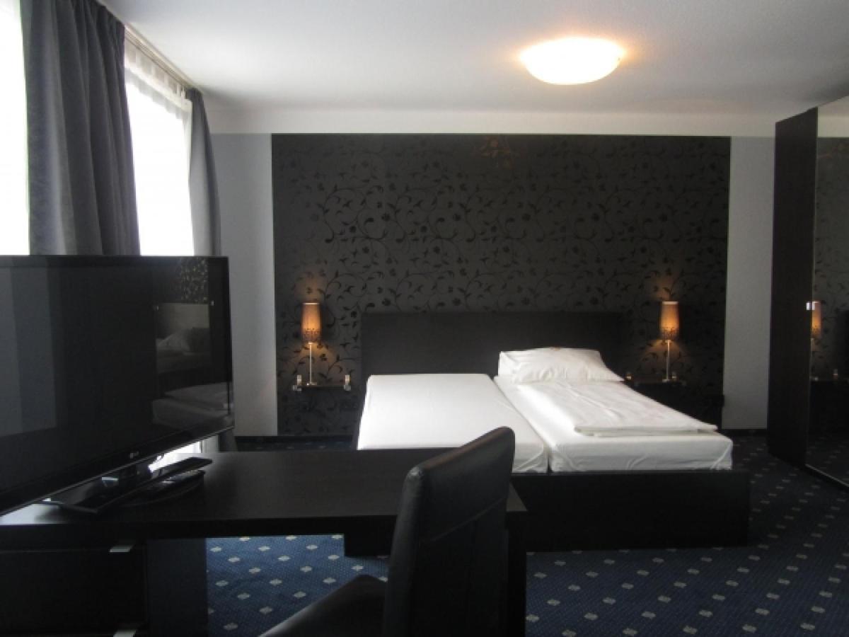 Hotel Am Berliner Platz ลังเงนเฟลด์ ห้อง รูปภาพ